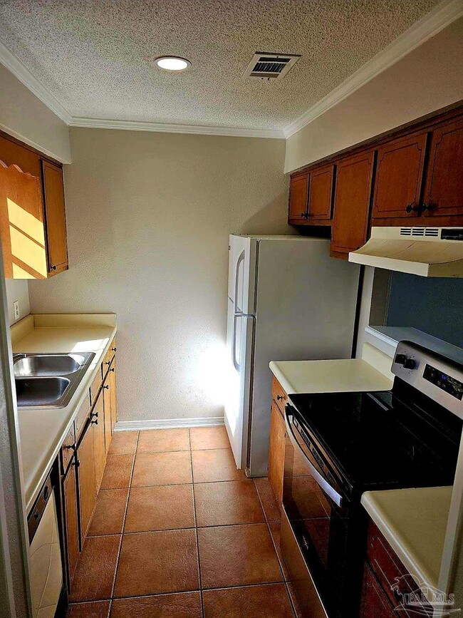 Building Photo - 7250 Hilburn Rd