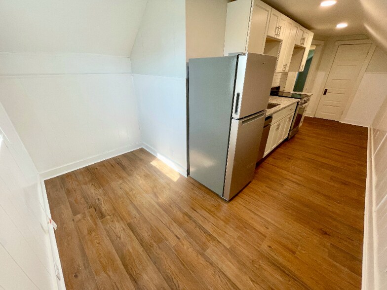 Building Photo - 4518 Ashland Ave