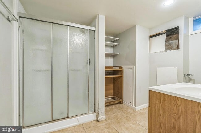 Building Photo - 4658 Mansion St