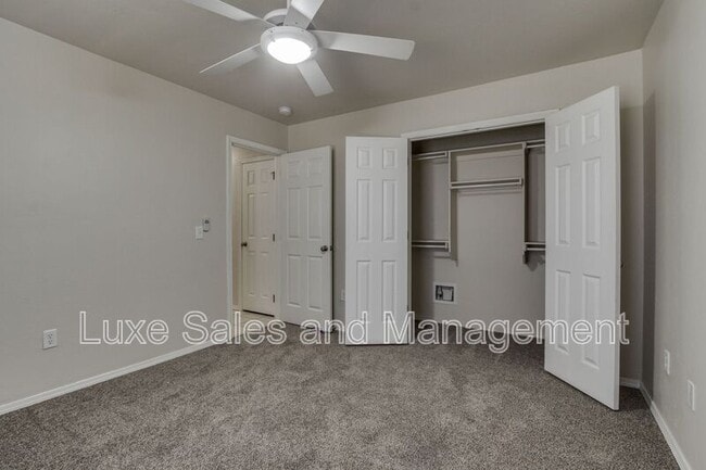 Building Photo - 1736 W Palm Pl