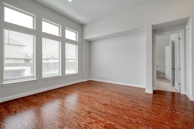 Building Photo - 18012 Leccion Dr