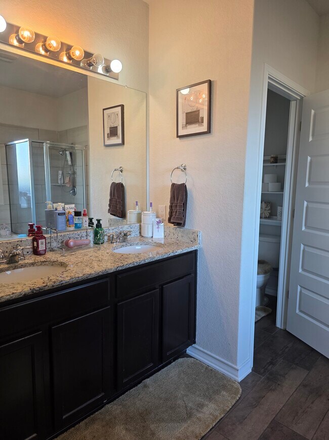 Building Photo - 13811 Newman Stage