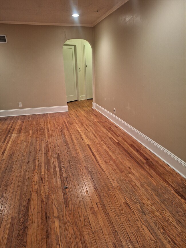 Living room looking towards bedrooms and bathroom - 401 S Vassar St
