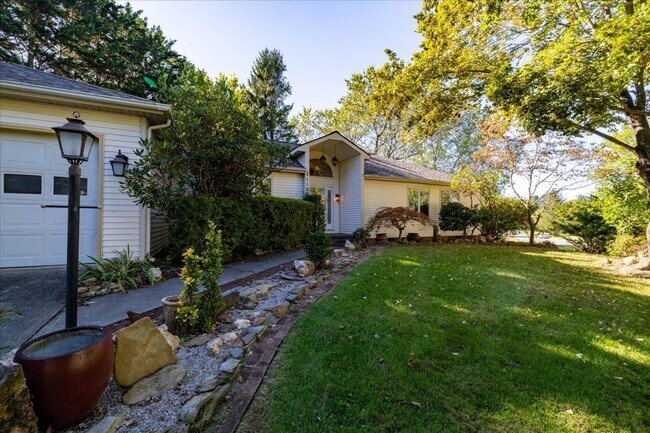 Building Photo - 1102 Mourning Dove Dr