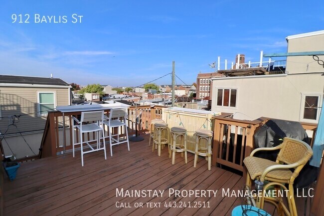 Building Photo - 2 Bedroom Rowhome w/ Rooftop Deck!