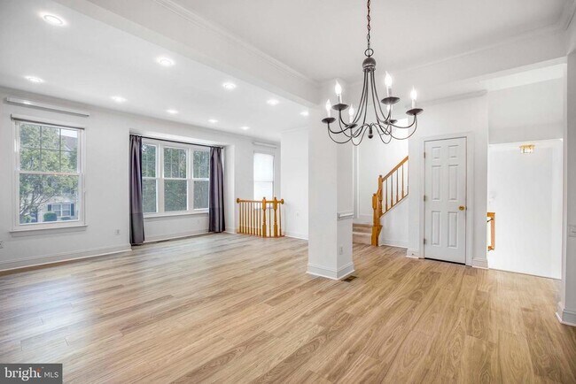 Building Photo - 43782 Brookline Terrace