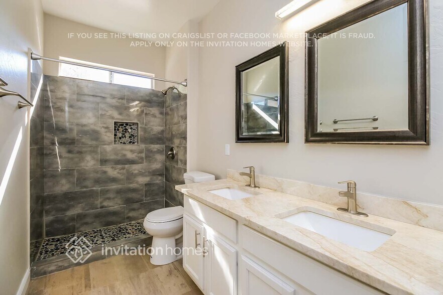 Building Photo - 686 E Colt Ct