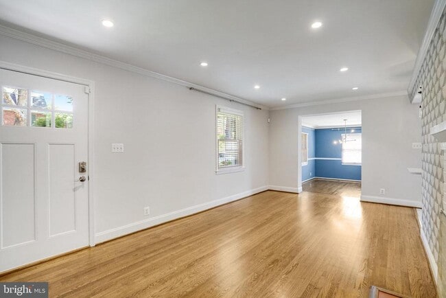 Building Photo - 740 Upland Pl