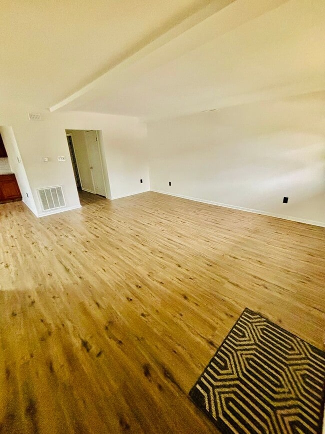 Building Photo - 1959 Main Ave