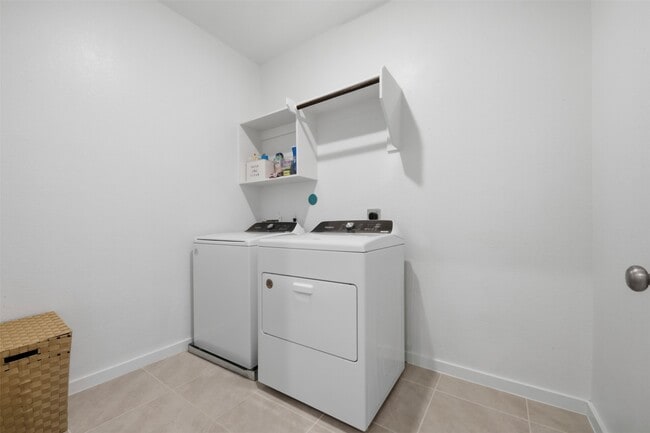 Building Photo - 635 Salt Marsh Trl