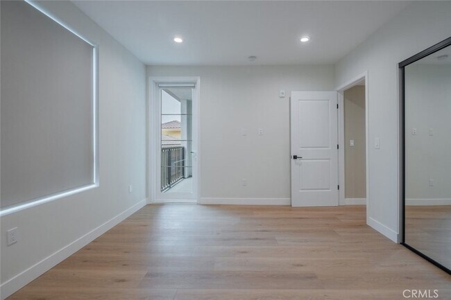 Building Photo - 10218 Fernglen Ave