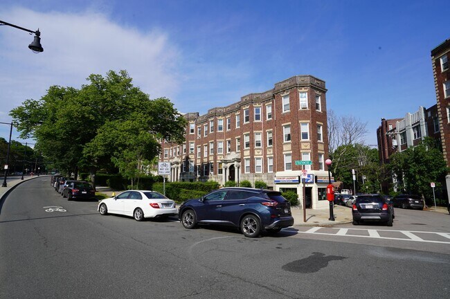 Building Photo - 1846 Commonwealth Ave