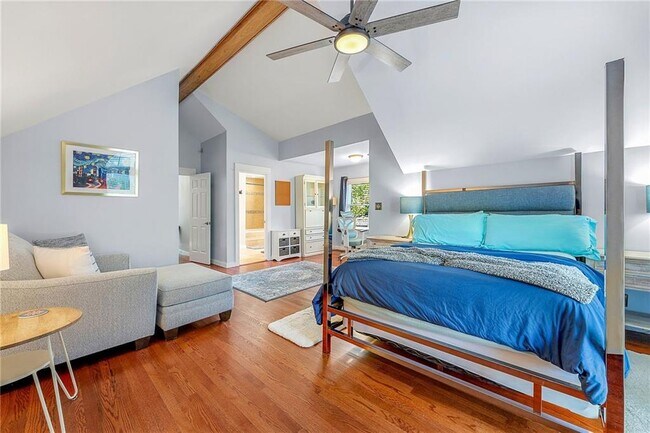 Building Photo - 235 Hillside Dr NW