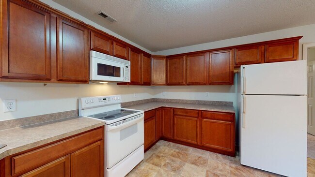 Building Photo - 252 Smallwood Rd