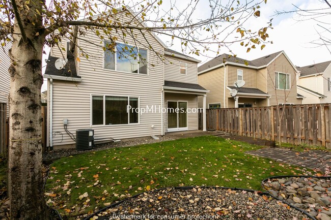 Building Photo - Wonderful Three Bedroom Plus Office In Bea...