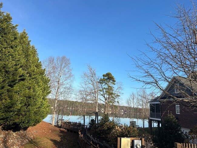 Building Photo - Walk to the Water!  Southshore Subdivision