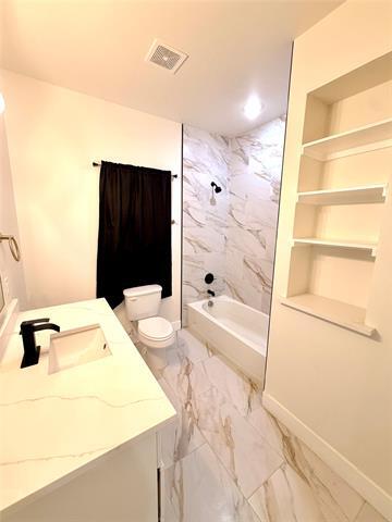 Building Photo - 1720 Lloyd Ave