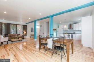 Building Photo - 3039 Baltz St