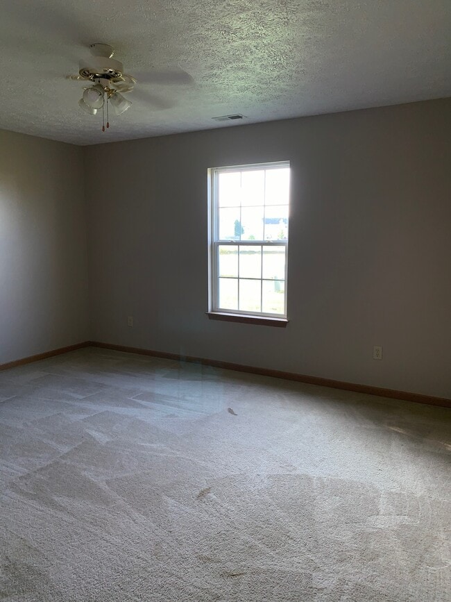 Building Photo - 2 bedroom, 2 full Bath, 2 car attached garage, West Lafayette duplex.