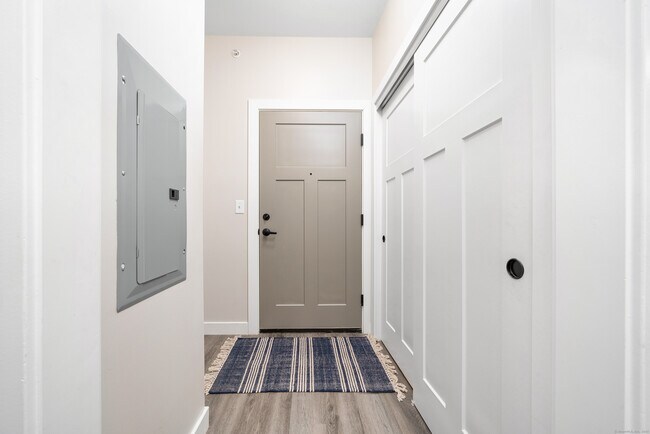 Building Photo - 401 Albany Turnpike