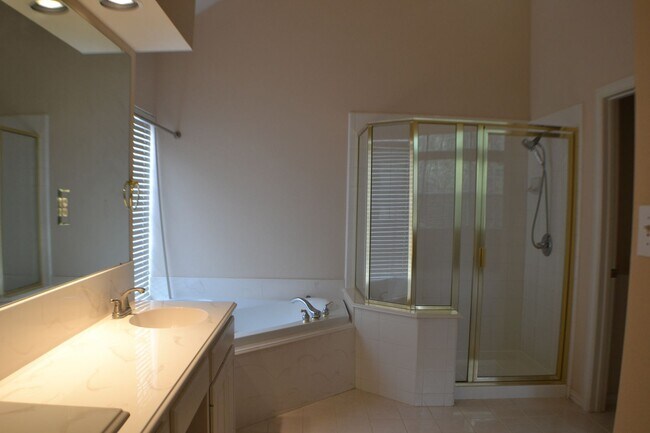 Building Photo - House For Lease in Plano