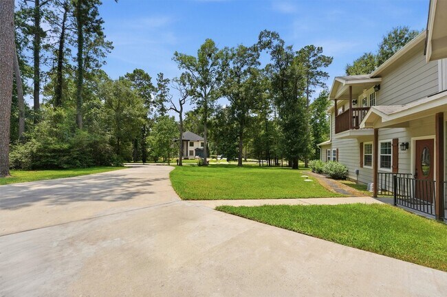 Building Photo - 15621 Northland Dr