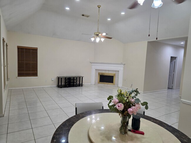 Building Photo - 13607 Sable Ln