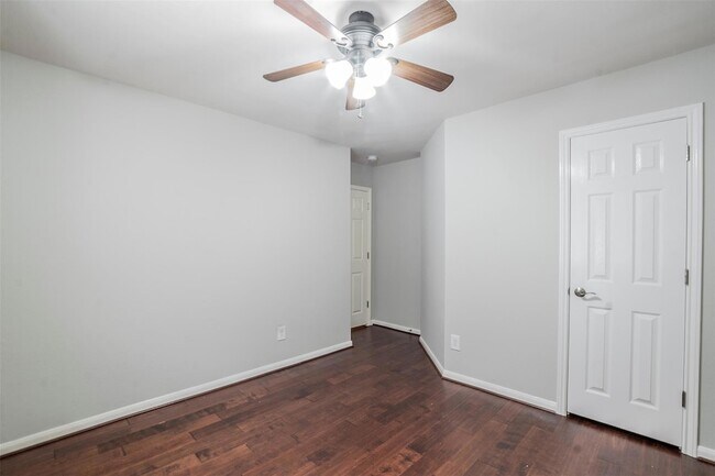 Building Photo - 9009 Sommerland Wy