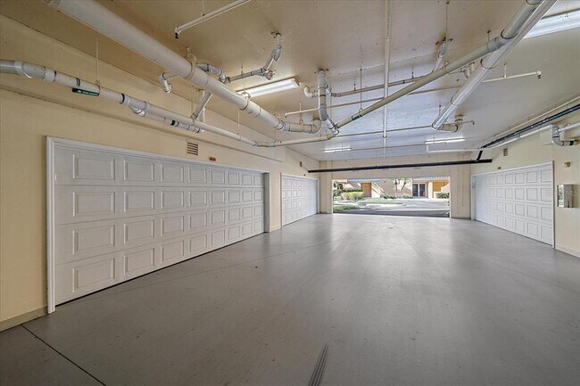 Building Photo - 6482 Water Crest Way