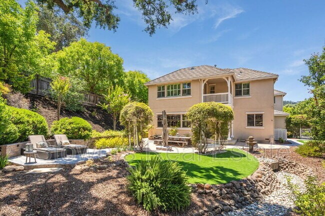 Building Photo - 1301 Sugarloaf Dr