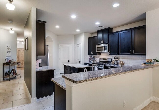 Building Photo - 3905 Shadewell St