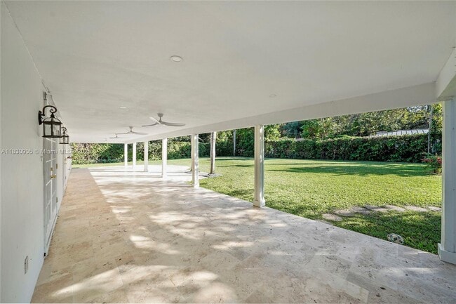 Building Photo - 730 Davis Rd