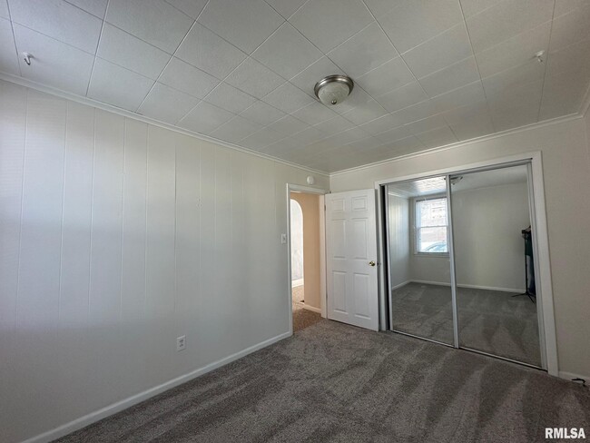 Building Photo - 146 N State St