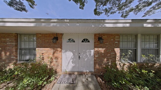 Primary Photo - 3/2 in Casselberry with Awesome Lot and La...