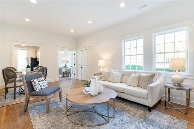 Building Photo - 1411 10th Ave N