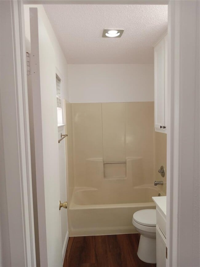 Building Photo - 12900 Hymeadow Dr