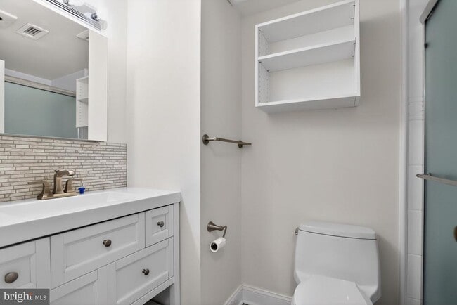 Building Photo - 215 Haddonfield Cmns