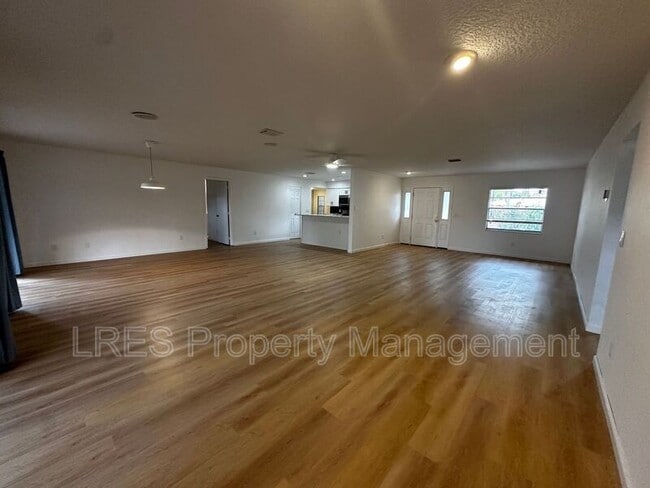 Building Photo - 10647 Deergrass Ln