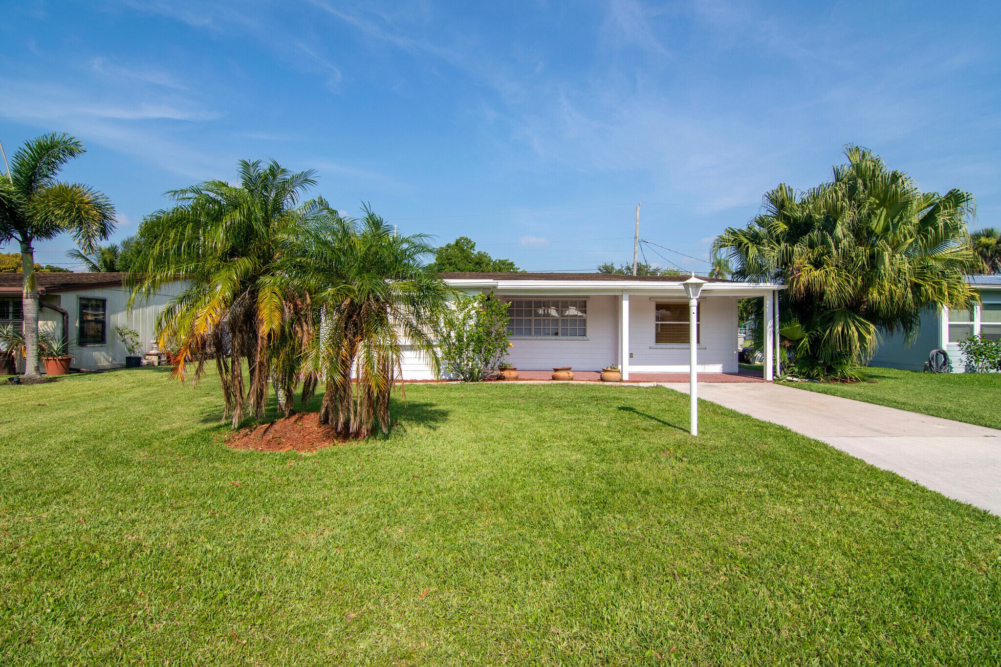 Building Photo - 1441 5th Ct