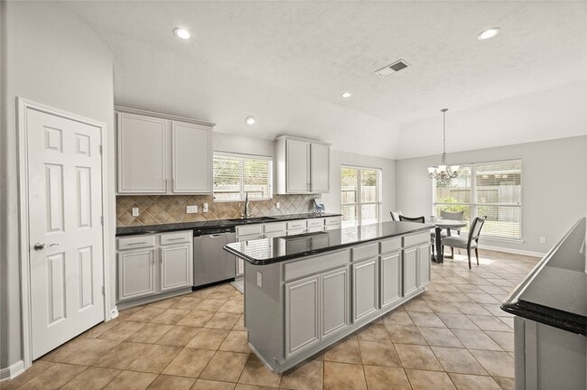 Building Photo - 1330 Leigh Gdns Dr