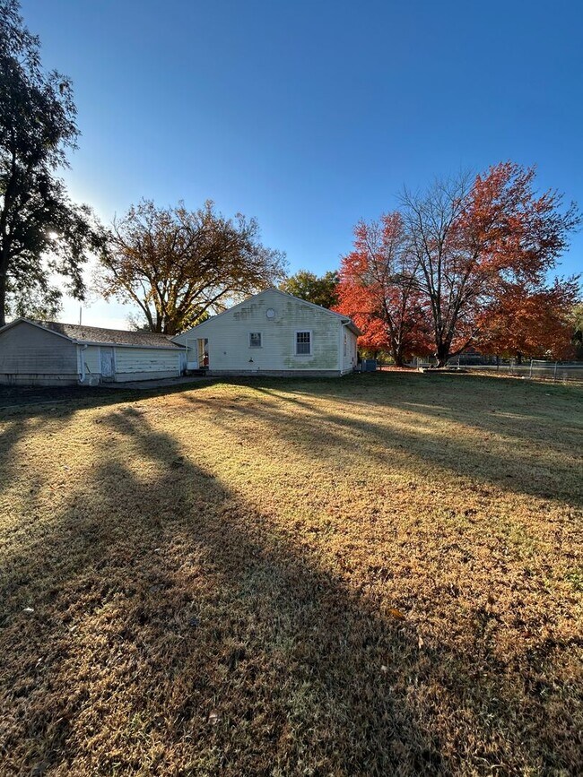 Building Photo - PRICE JUST DROPPED!!!!  AVAILABLE NOW!  3br/2ba House in Frontenac!