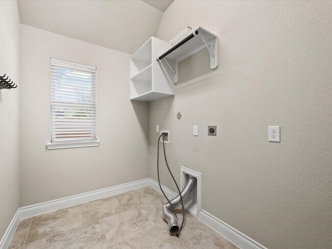 Building Photo - 2503 Elmwood Trl