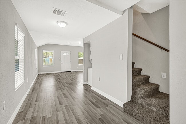 Building Photo - 306 E 38th St