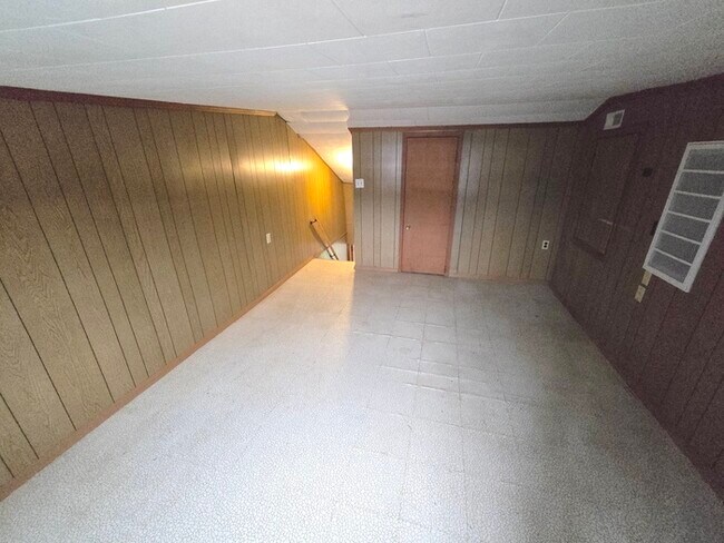 Building Photo - Charming 4-Bedroom Brick Ranch in Virginia Beach!