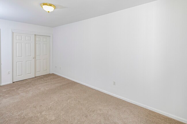 Building Photo - 50 Grant Way