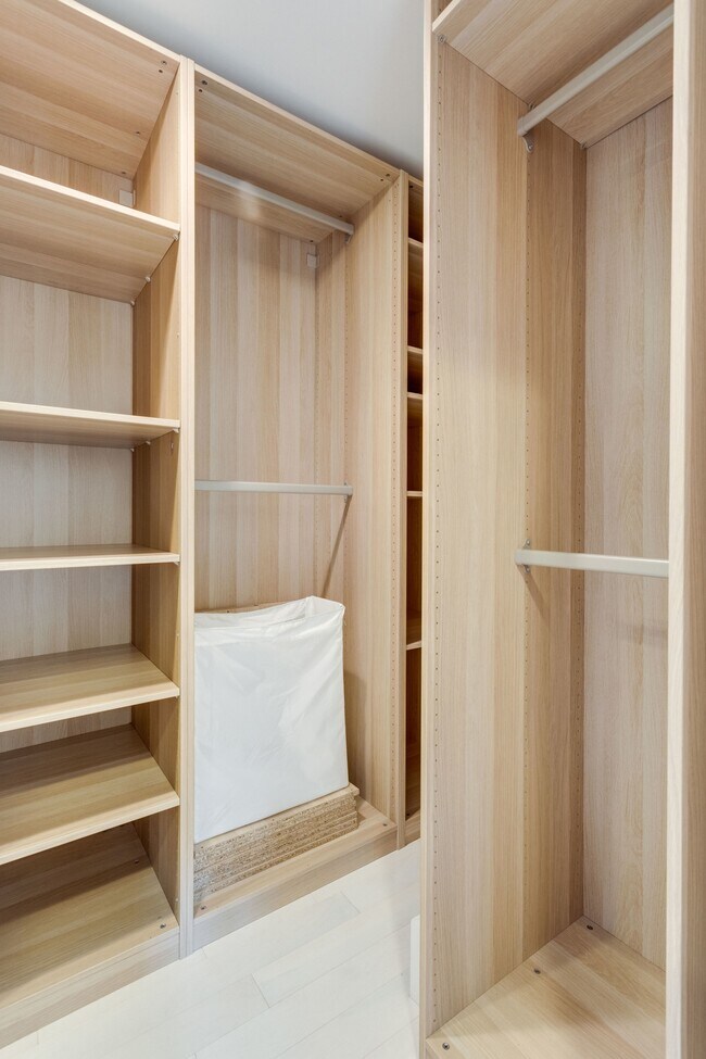 Building Photo - 4611 Charleston Terrace NW