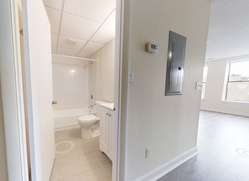 Building Photo - 1088 Boylston St