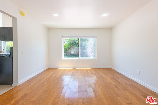 Building Photo - 8324 Beckford Ave