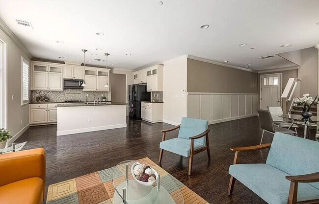 Building Photo - $4195.00 - Gorgeous and Ready for Move-In! Spacious 4 Br / 2.5 Ba in South Gilroy