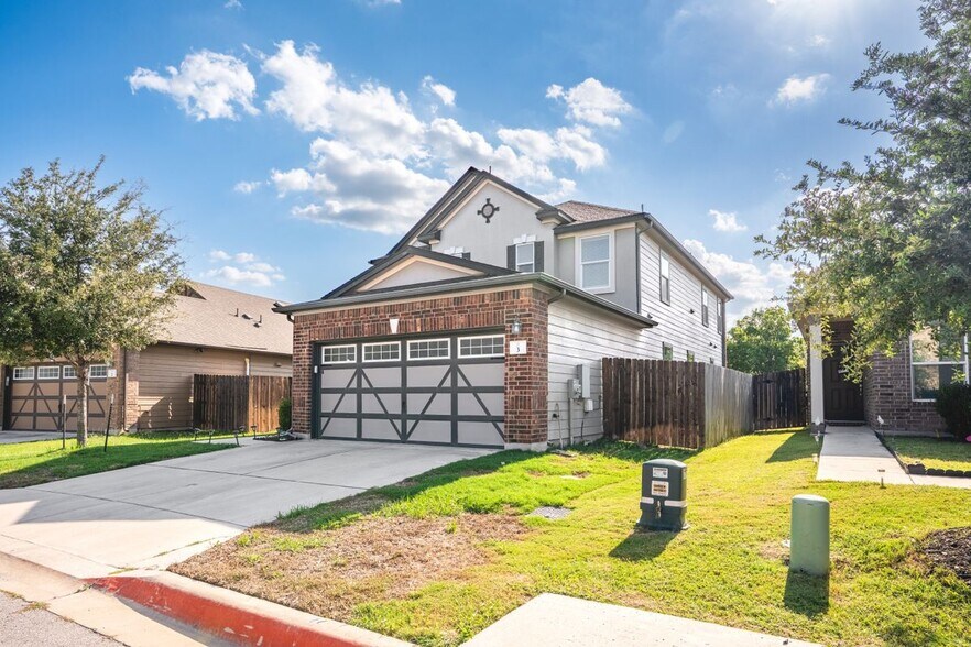 Building Photo - 2950 E Old Settlers Blvd